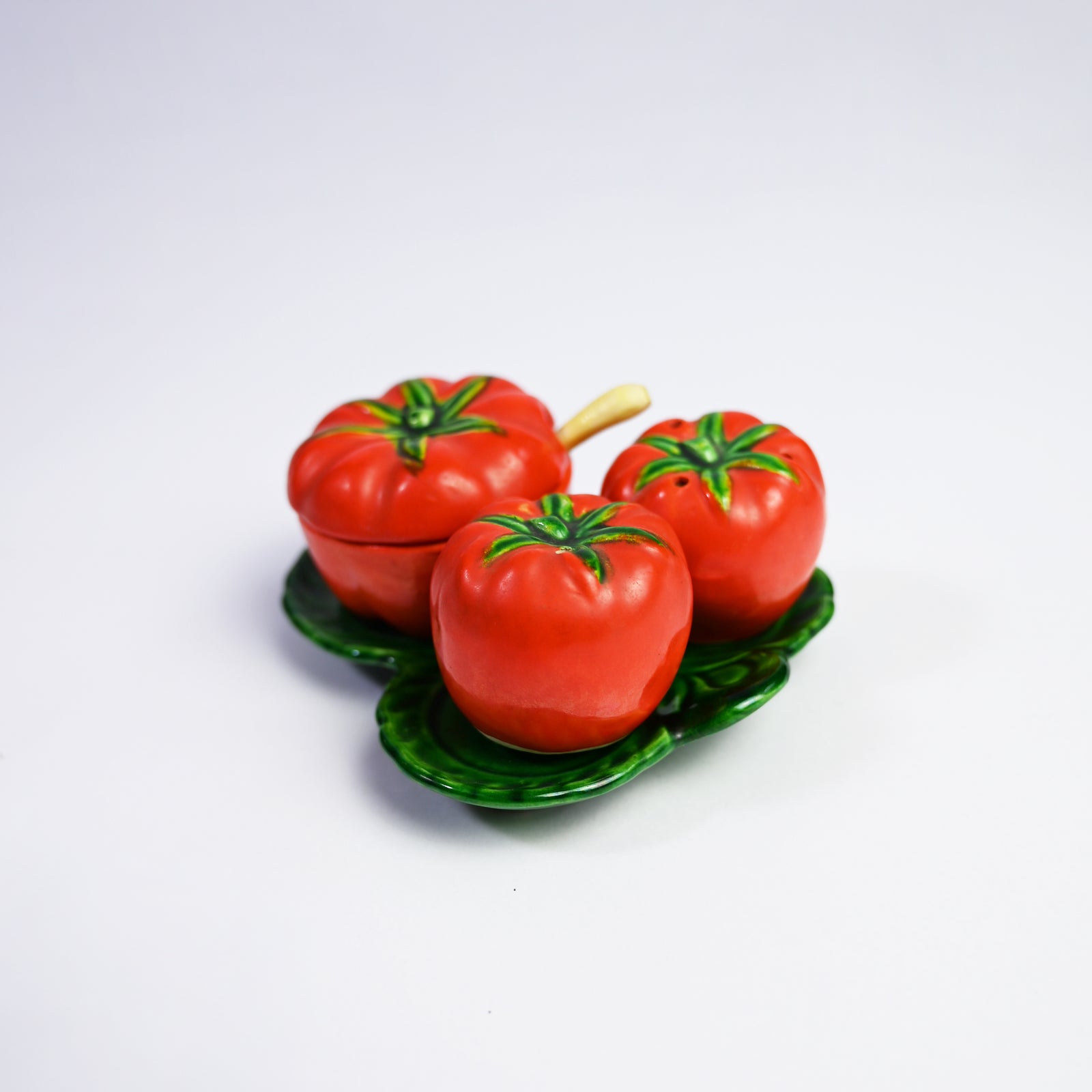Vintage Tomato Salt & Pepper Set
