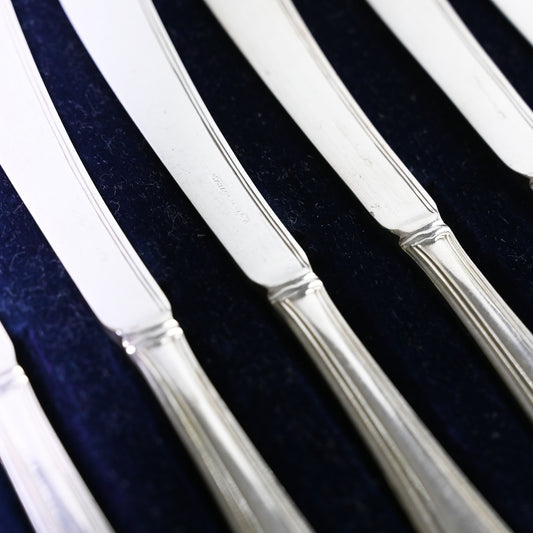 Vintage box knife set