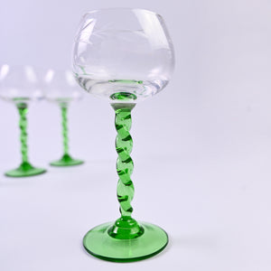 Set of 4 green twist glasses