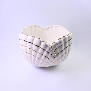 Large Clam Plant Pot and Flying Fish Stand