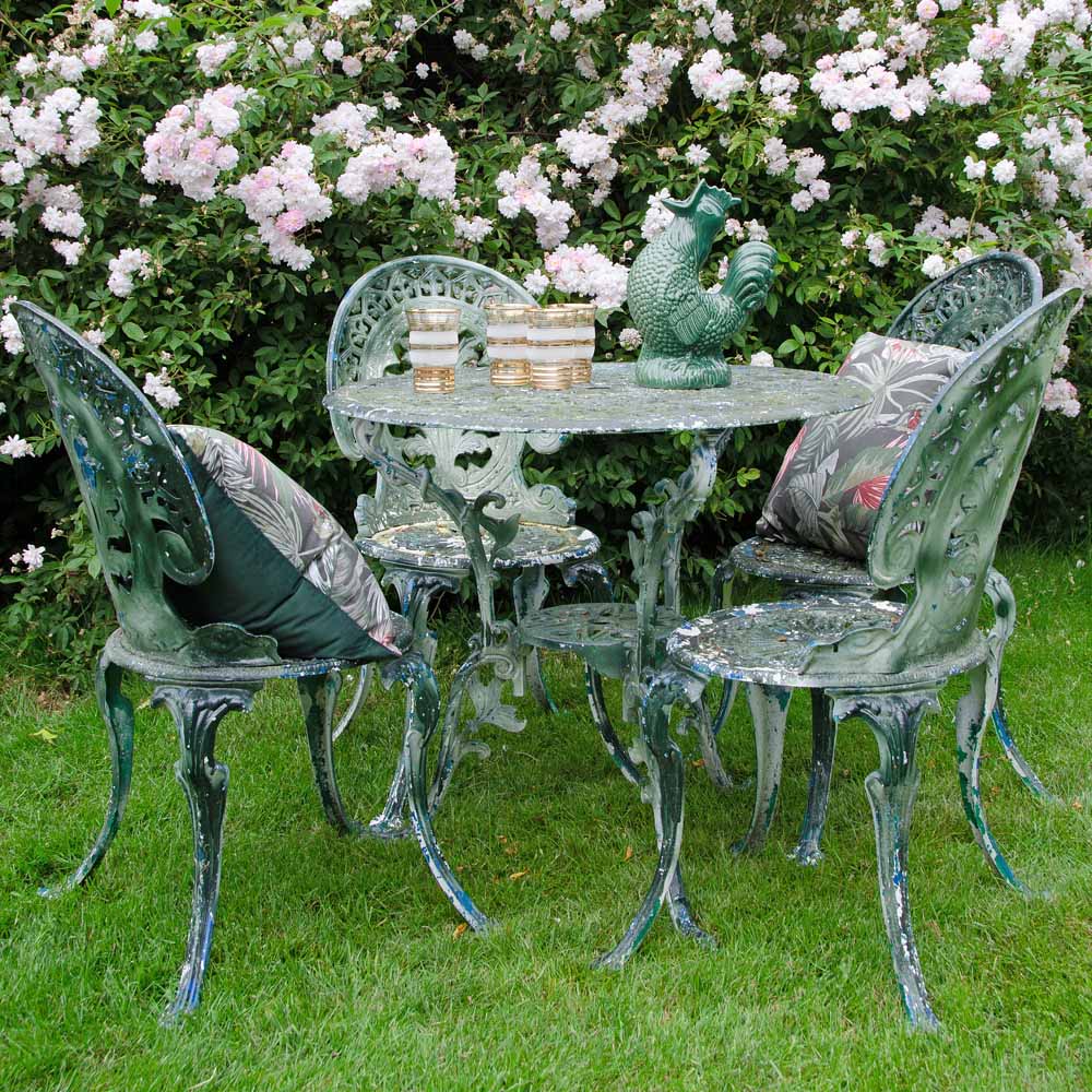 retro metal outdoor table and chairs